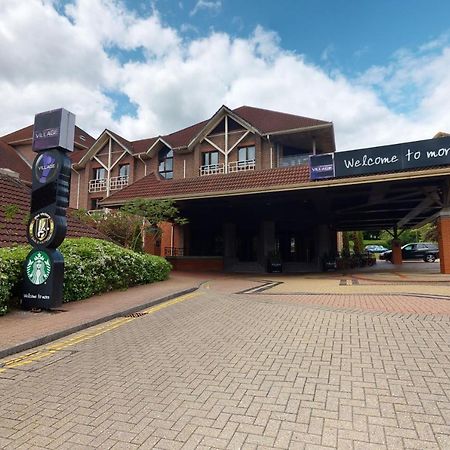Village Hotel Swindon Exteriör bild