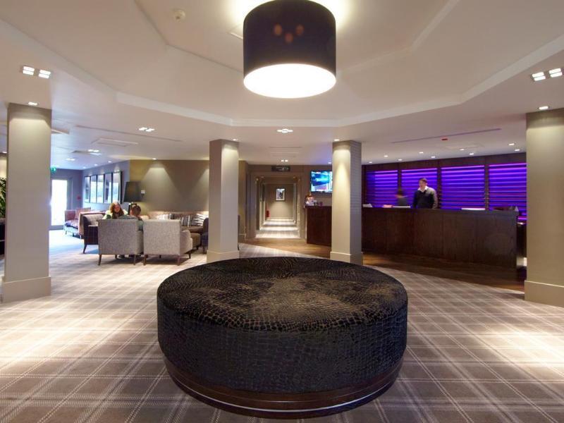 Village Hotel Swindon Exteriör bild